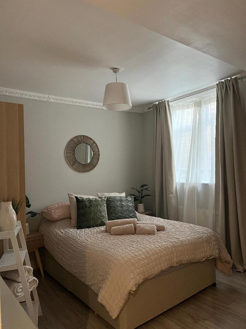 London Property Apartments For Up To 6, Next To Big Ben & London Eye Bagian luar foto