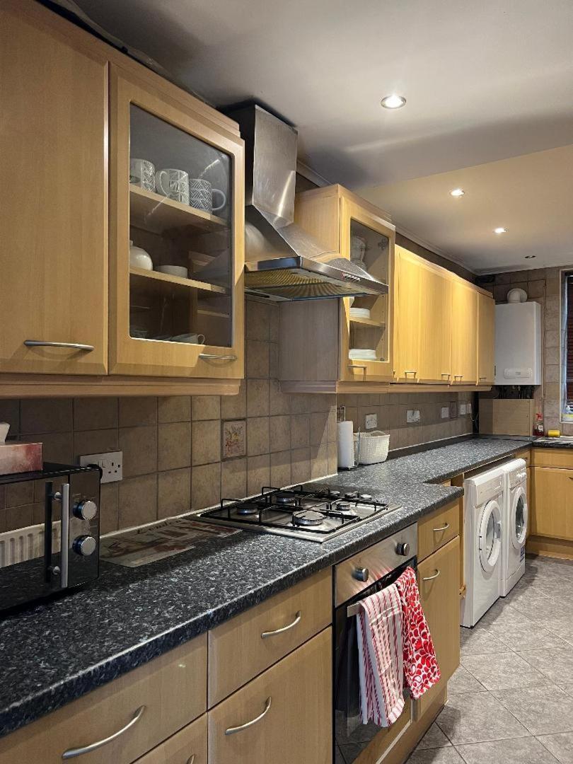 London Property Apartments For Up To 6, Next To Big Ben & London Eye Bagian luar foto